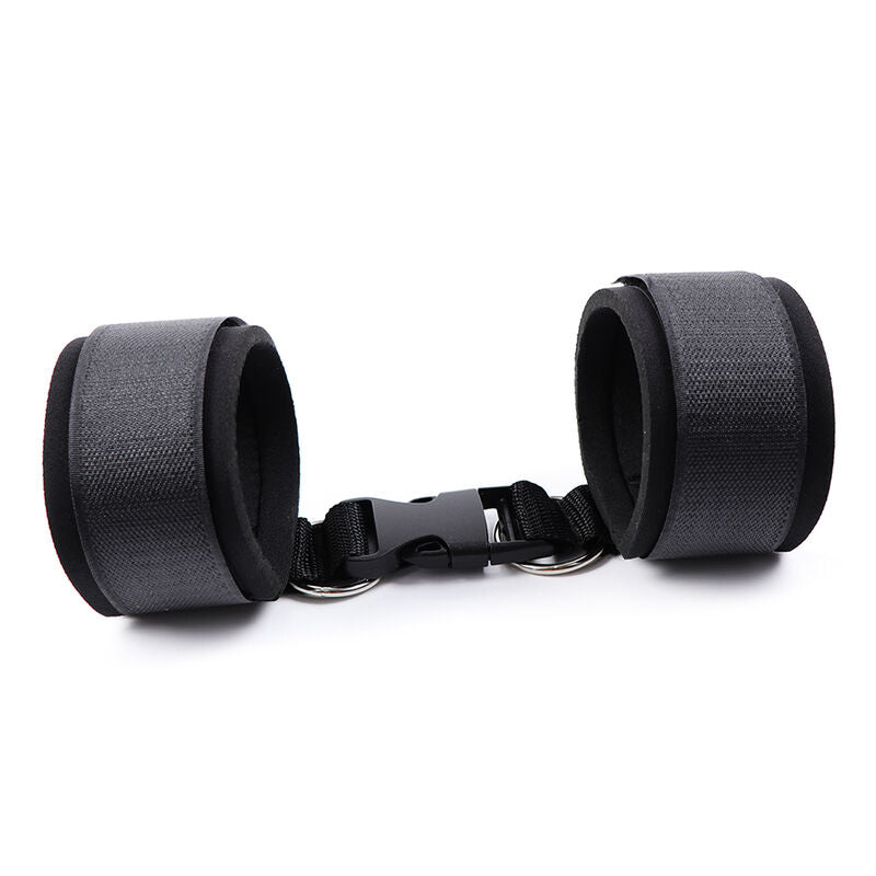 OHMAMA FETISH - NEOPRENE WRIST CLIP WITH HOOK AND RING