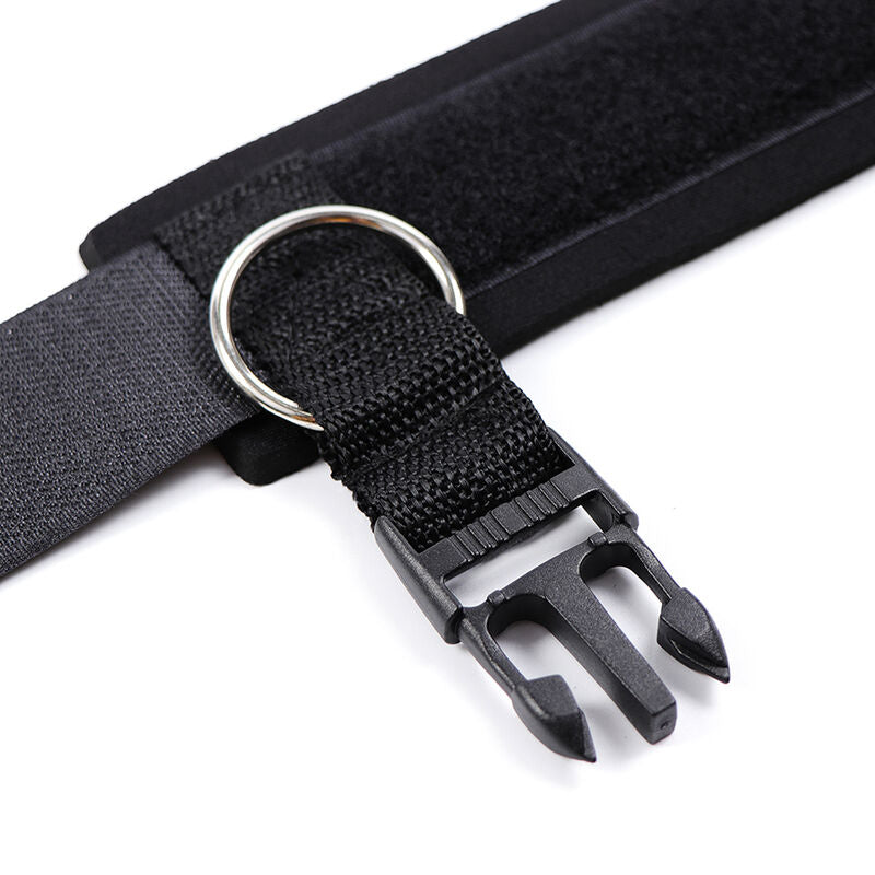 OHMAMA FETISH - NEOPRENE WRIST CLIP WITH HOOK AND RING