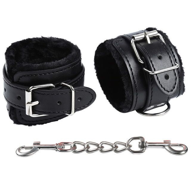 OHMAMA FETISH - FUR LINED WRIST CLIP