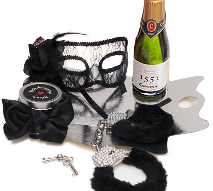 INEDIT - EROTIC KIT BLACK VENETIAN MASK